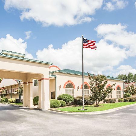 Days Inn & Suites By Wyndham Columbia Airport West Columbia Bagian luar foto