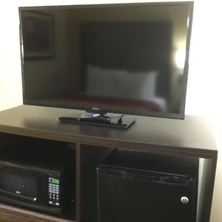 Days Inn & Suites By Wyndham Columbia Airport West Columbia Bagian luar foto