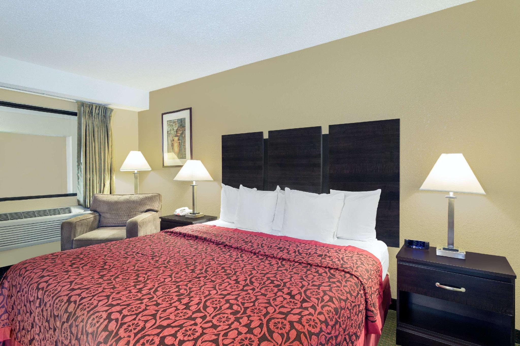 Days Inn & Suites By Wyndham Columbia Airport West Columbia Bagian luar foto