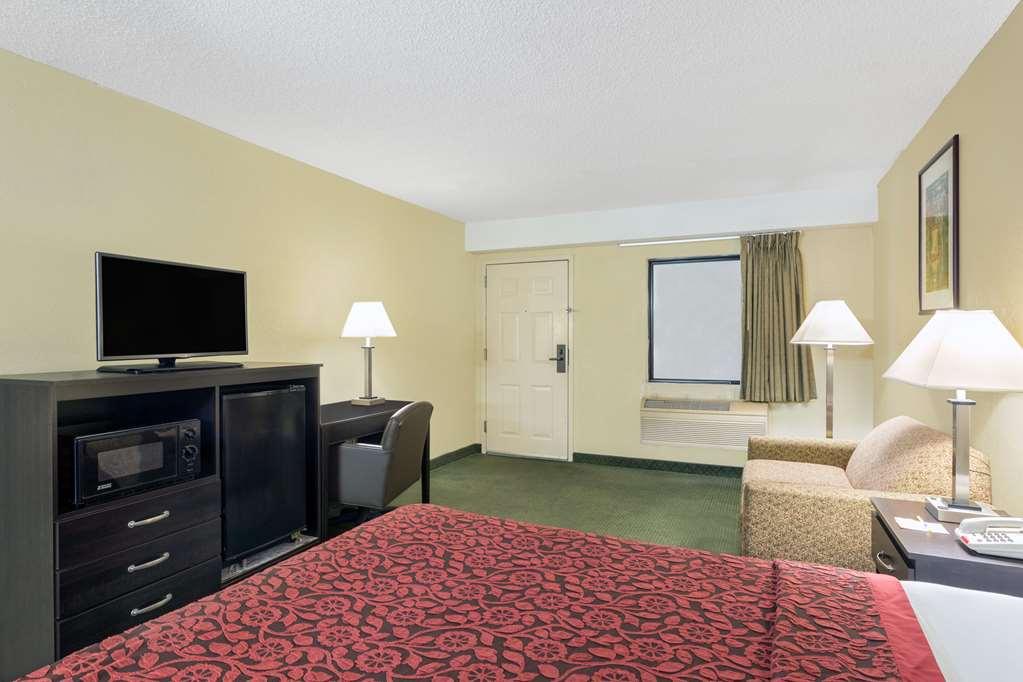 Days Inn & Suites By Wyndham Columbia Airport West Columbia Ruang foto