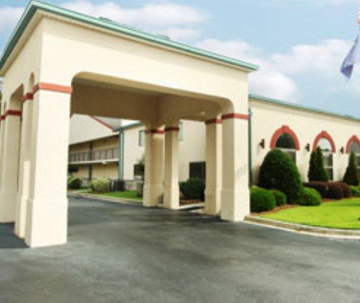 Days Inn & Suites By Wyndham Columbia Airport West Columbia Bagian luar foto